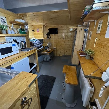 The Old Water Pumping Station Quirky Underground Hobbit House Apartment Penzance Exterior foto